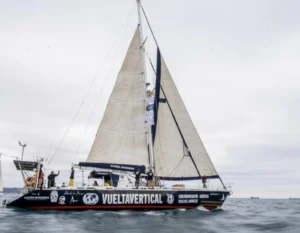 alaska vueltavertical sailing